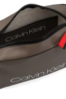 Listonoszka COLLEGIC SMALL Calvin Klein brązowy
